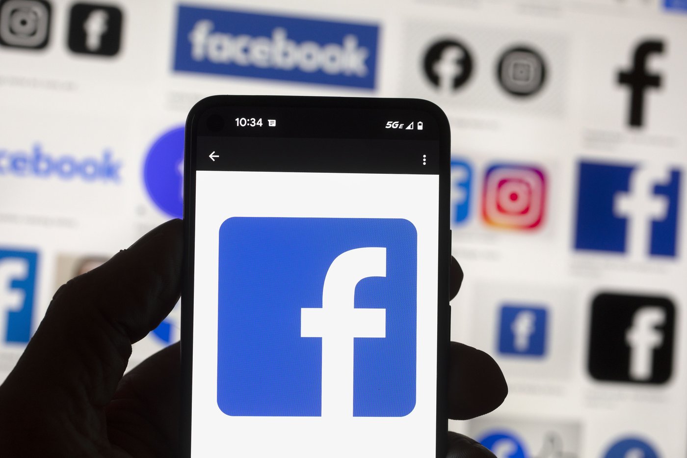 مجموعة مناصرة الكنديين تدعو لمقاطعة Facebook و Instagram في استجابة لسحب الأخبار الكندية من المنصات.