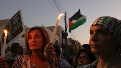 صورة شرطة كالجري تقبض على منظم مظاهرة  داعمة  لغزة بسبب هتاف ” من النهر إلى البحر”