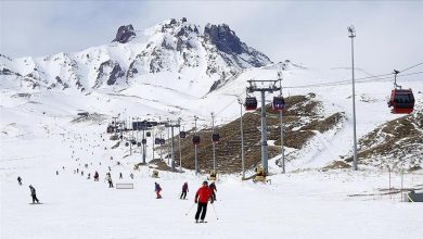 صورة محبو التزلج يترقبون الثلوج لافتتاح المسارات المحلية