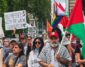 صورة بالصور | مظاهرة في أوتاوا للمطالبة “بالحرية لفلسطين”