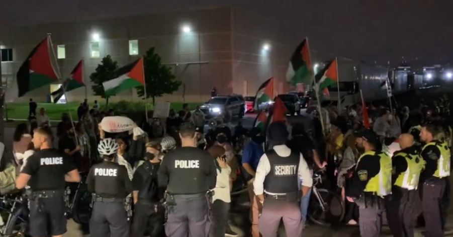 مظاهرة مؤيدة لـ "فلسطين" تقاطع فعالية لجمع التبرعات بحضور ترودو